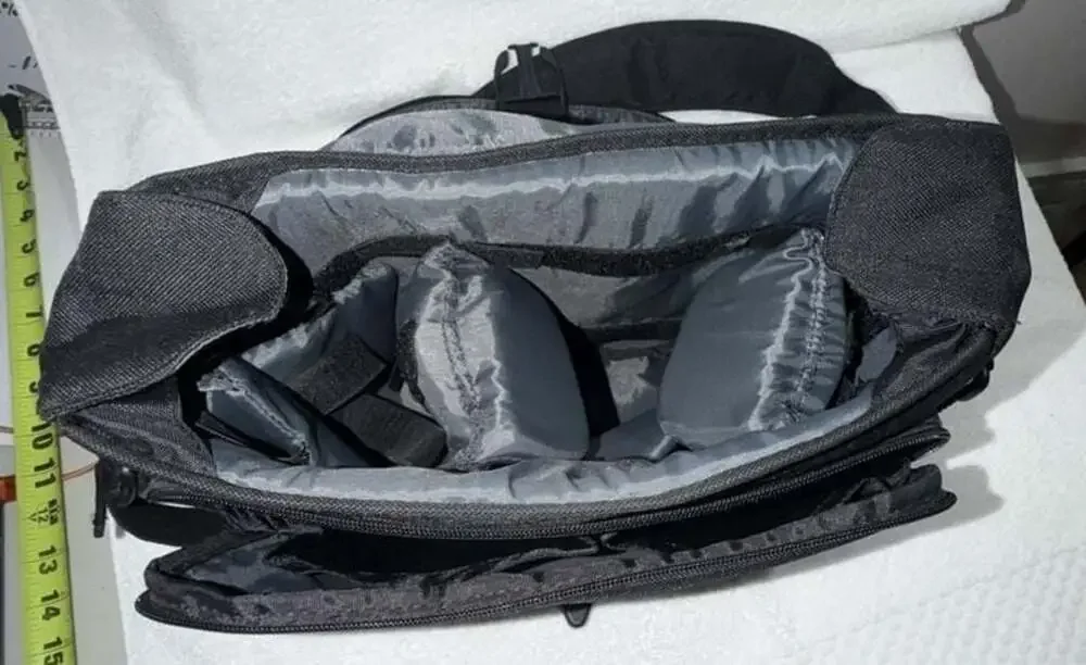 Tamrac Rally Black Canvas Shoulder Messenger Camera Bag